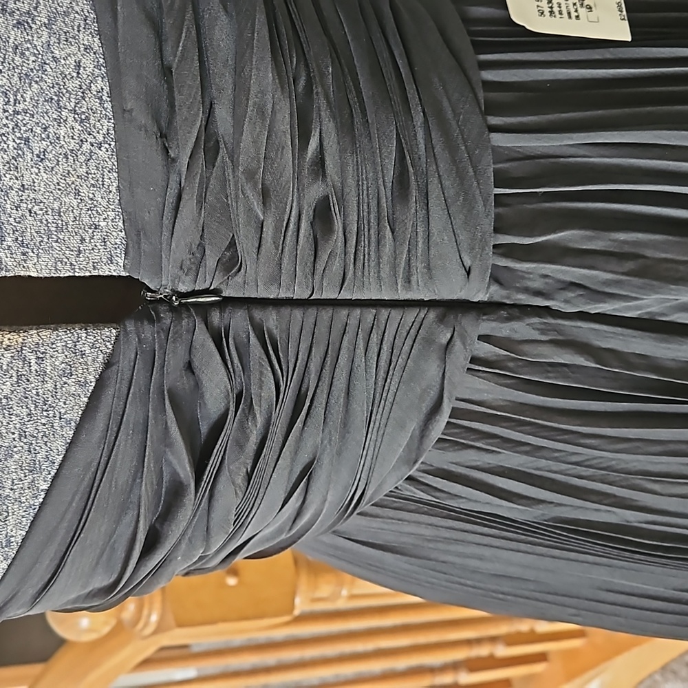 Saks Fifth Avenue black pleated gown - Picture 4 of 8